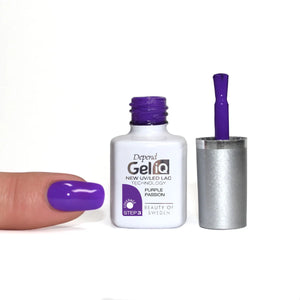 Gel iQ Gel Polish Nr.098 -  Purple Passion, 5 ml hand
